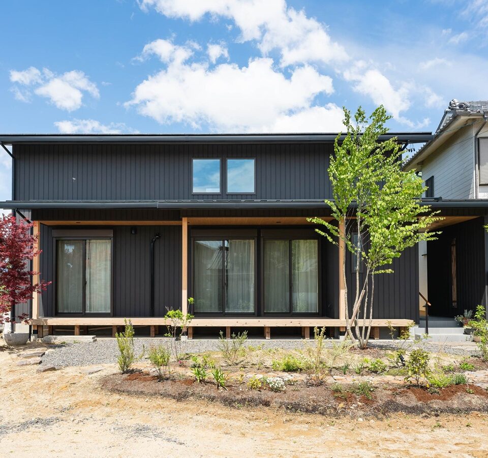 古材を梁に使った温もりあふれる住まい