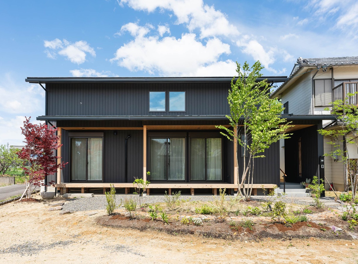 古材を梁に使った温もりあふれる住まい