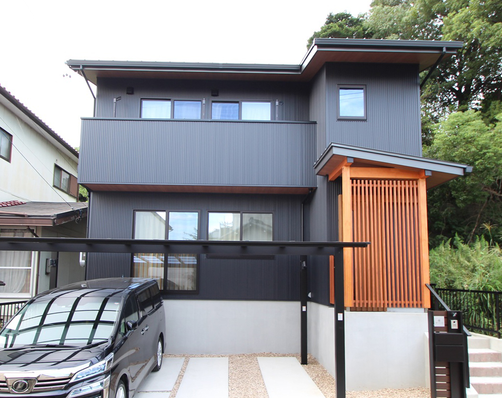 古材の梁を活かした和洋折衷な暮らし。