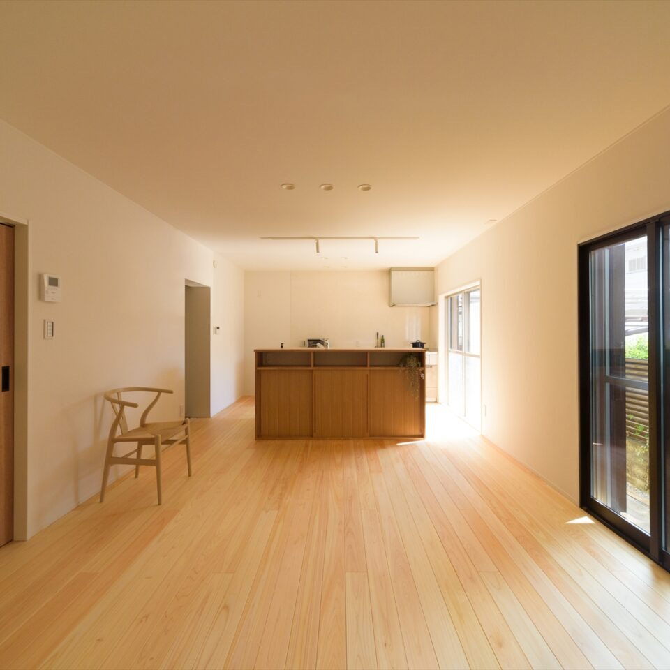 RC造の住まいから木の温もりあふれるナチュラルハウスへ