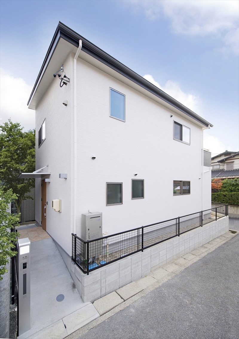 家族の歴史を刻む、大黒柱のある家