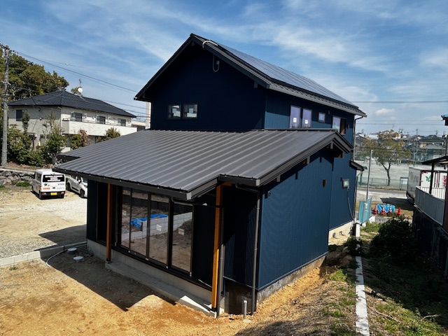 斜面を活かした、プライベート感のあるリゾートハウス