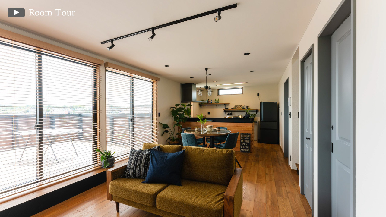 【ルームツアー】白木のイメージを覆す“かっこいい木の家”｜アメリカンテイスト×インダストリアルな職人魂が宿る家